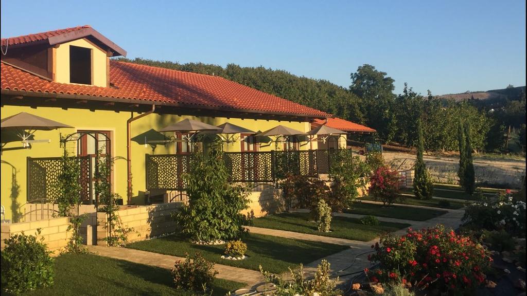 Agriturismo Da Mamma Альба Экстерьер фото
