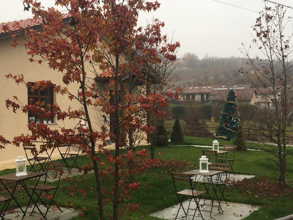 Agriturismo Da Mamma Альба Экстерьер фото